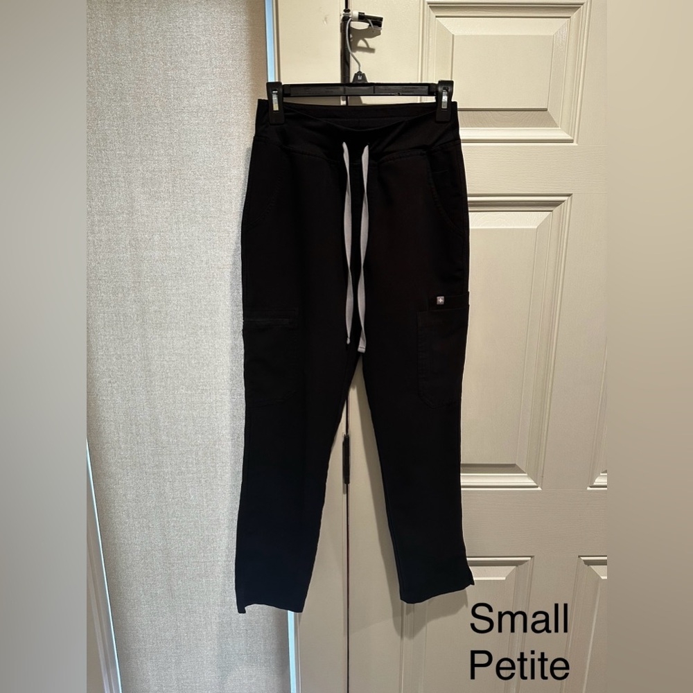 Figs Black Michele Taper Slim Fit Scrub Bottoms SP